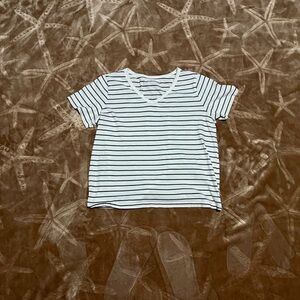 Old Navy Black and White Striped Short Sleeve Tee
